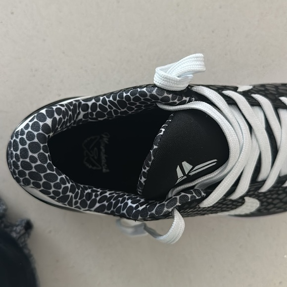 Nike Kobe VI Black and White Sneakers - Picture 7 of 11